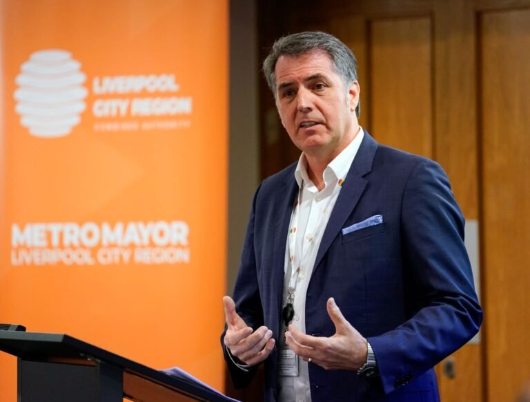 Steve Rotheram announces extension of £2 bus fare cap